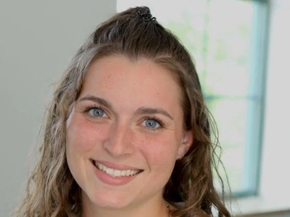Steph Barr